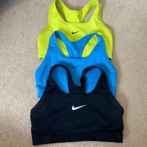 Nike sports bras size medium